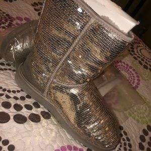 Women’s gold sequin ugg classic short